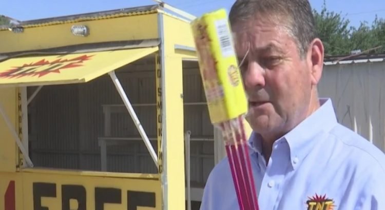 Disposiciones para la compra de fuegos artificiales.