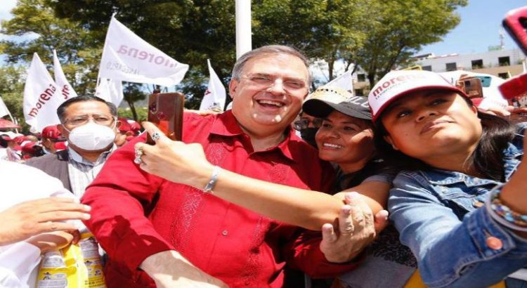 “Marcelo presidente”: simpatizantes de Morena aclamaron al canciller enfrente de Sheinbaum