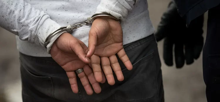 Agente de la Fiscalía General de la República de Juárez es arrestado por cruzar cocaína a El Paso