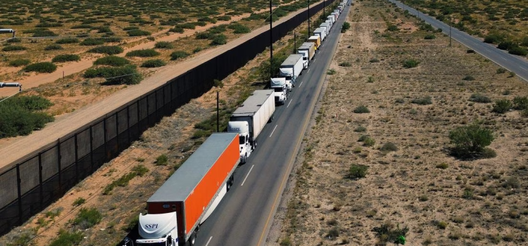 Texas cancela inspecciones a camiones de carga mexicanos