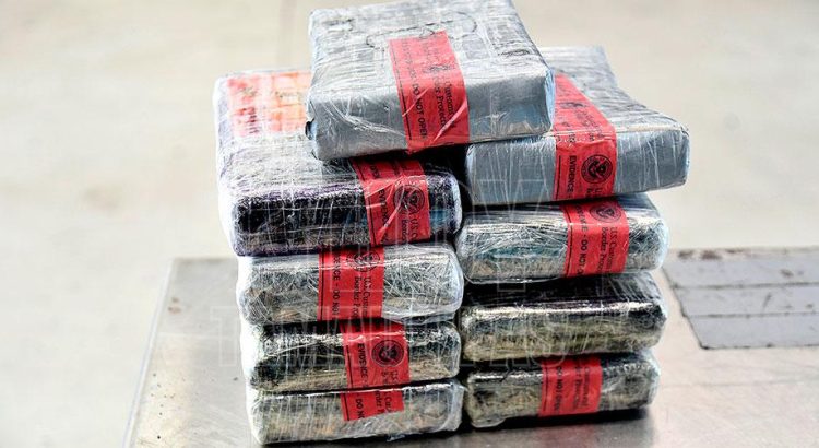 Decomisan paquetes de cocaína en el Puente de Laredo, Texas