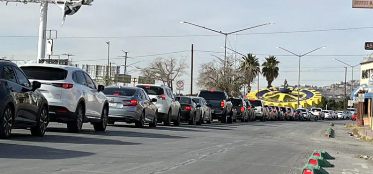 El Paso reporta largas filas para cruzar El Puente Internacional Paso del Norte