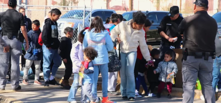 Texas ha expulsado más de 13 mil migrantes de El Paso en tres meses