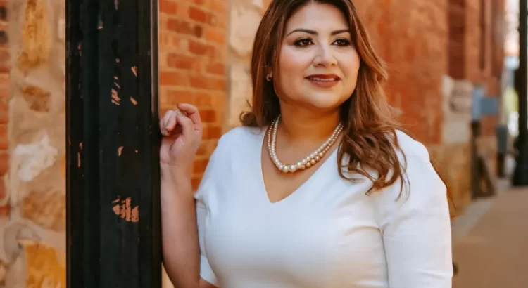 Concejal Cassandra Hernández anuncia candidatura para la alcaldía de El Paso