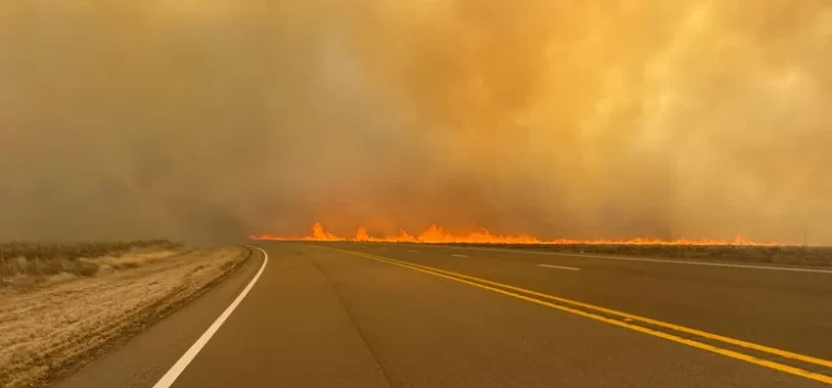 Incendio en Texas: el más grande en la historia del estado