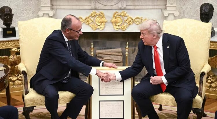 Regala Merz a Trump certificado de nacimiento de su abuelo nacido en Alemania