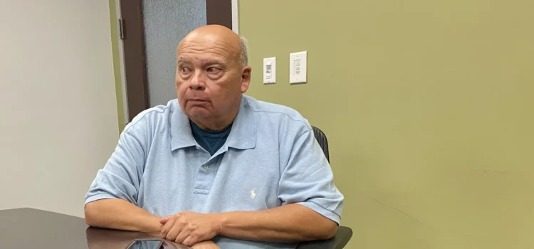 El Auditor Interno Jefe de El Paso, Edmundo Calderón, se jubilará después de 20 años de servicio