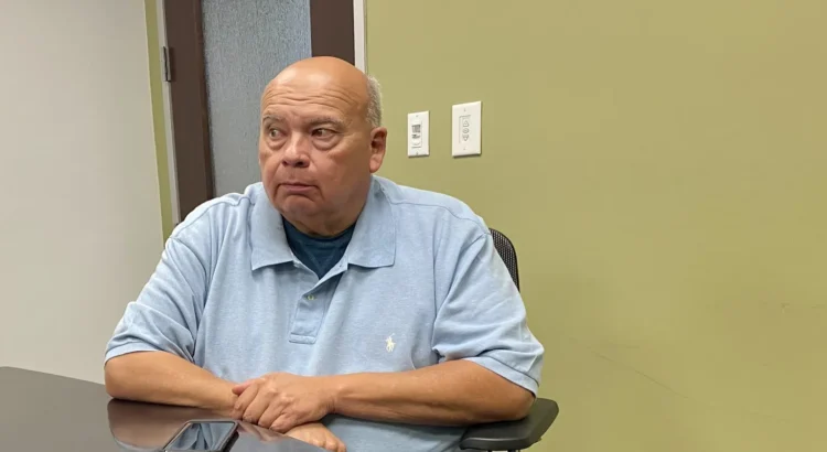 El Auditor Interno Jefe de El Paso, Edmundo Calderón, se jubilará después de 20 años de servicio
