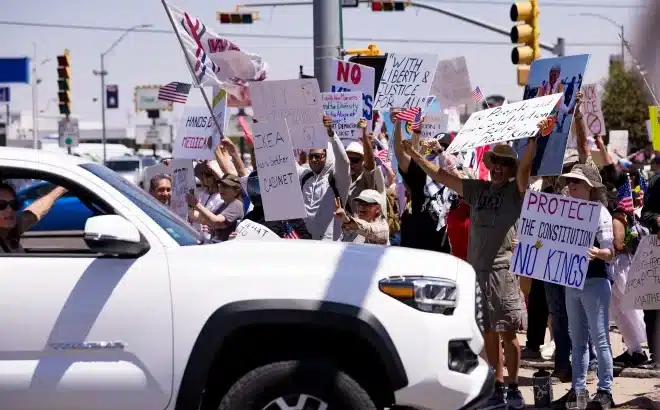 El Paso se suma a 1.600 protestas en todo el país bajo el lema ‘Good Trouble Lives On’ en honor a John Lewis