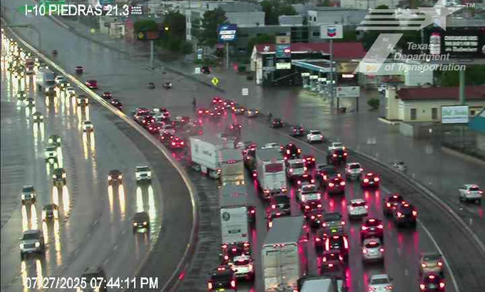 El Paso registra fuertes lluvias e inundaciones en carreteras