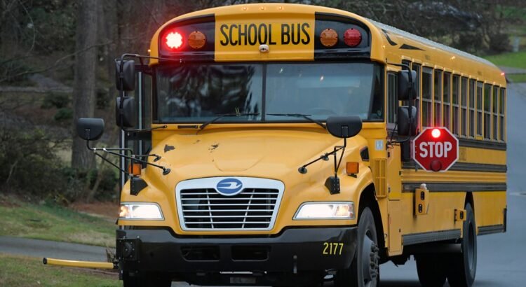 Departamento de Transporte del Distrito Escolar de San Antonio se adapta a necesidades de los estudiantes