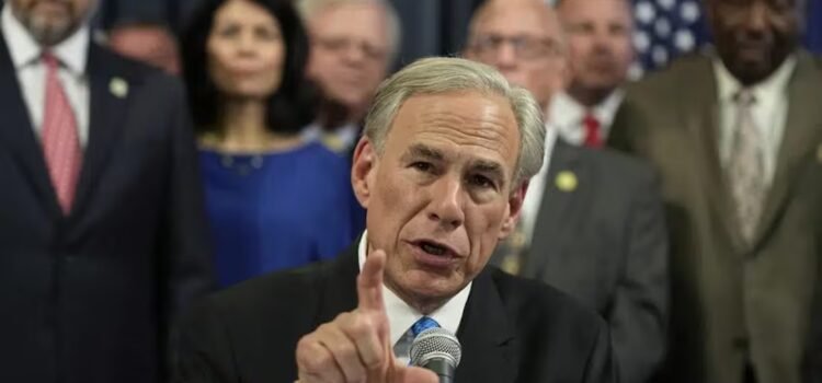 Greg Abbott convierte en ley nuevo mapa electoral que favorece a los republicanos