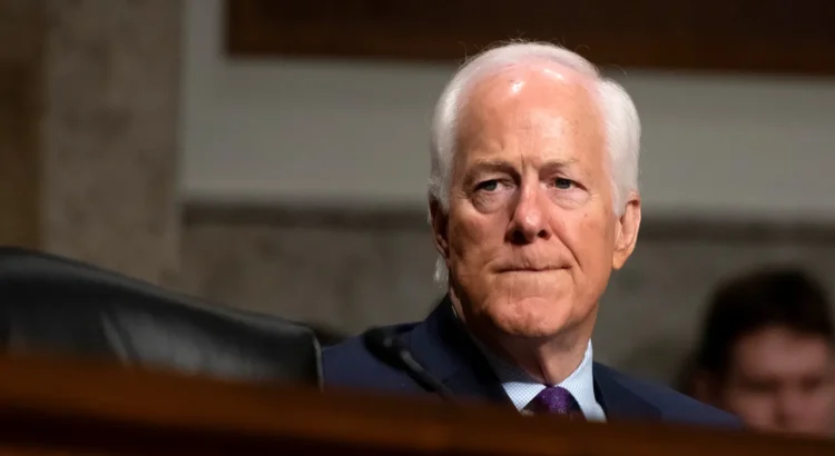El senador Cornyn visitará el centro de detención de migrantes que se está construyendo en Fort Bliss