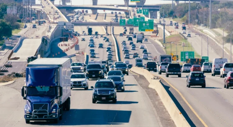 El Paso recibe $150 millones en nuevos fondos para la autopista Borderland