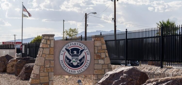 ICE busca deportar a beneficiario de DACA tras arresto en aeropuerto de El Paso