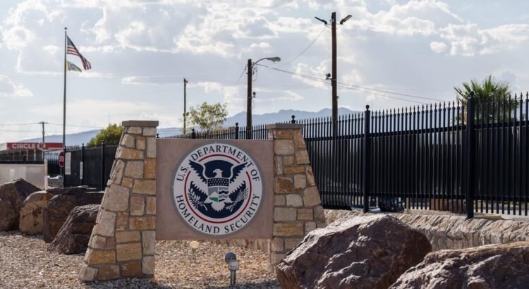 ICE busca deportar a beneficiario de DACA tras arresto en aeropuerto de El Paso ICE busca deportar a beneficiario de DACA tras arresto en aeropuerto de El Paso