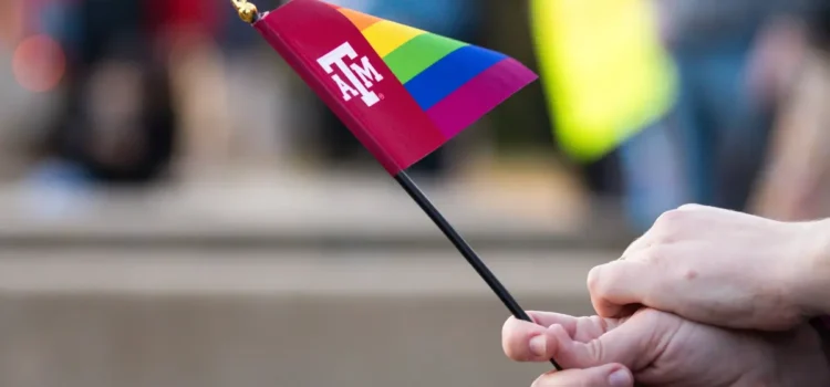 Universidades de Texas lanzan revisiones de cursos en medio de un esfuerzo por limitar la instrucción sobre identidad de género