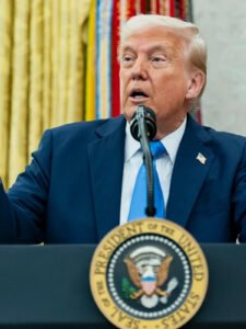 Trump no descarta buscar un tercer mandato