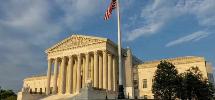 La Corte Suprema restablece temporalmente el nuevo mapa congresional de Texas.
