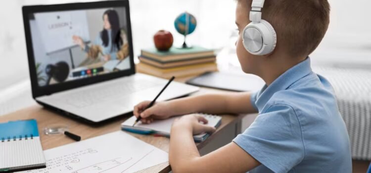 Aprueban un plan de clases virtuales que transformará Texas en 2026