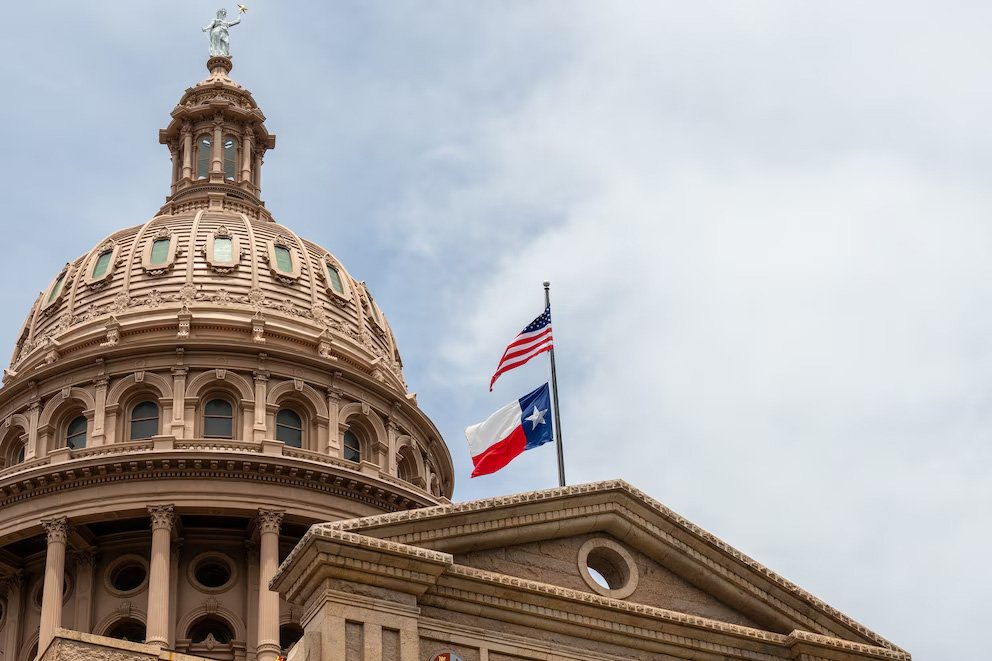 Los demócratas de Texas derrotan a Abbott y Paxton en una batalla legal por la ruptura del quórum.